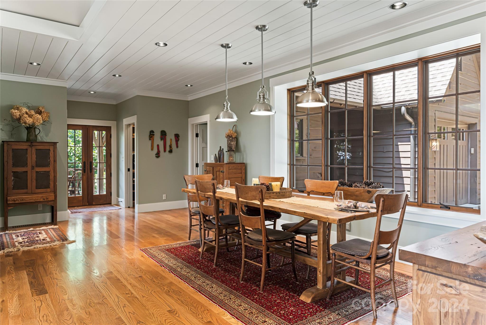 Crest Mountain - Residential