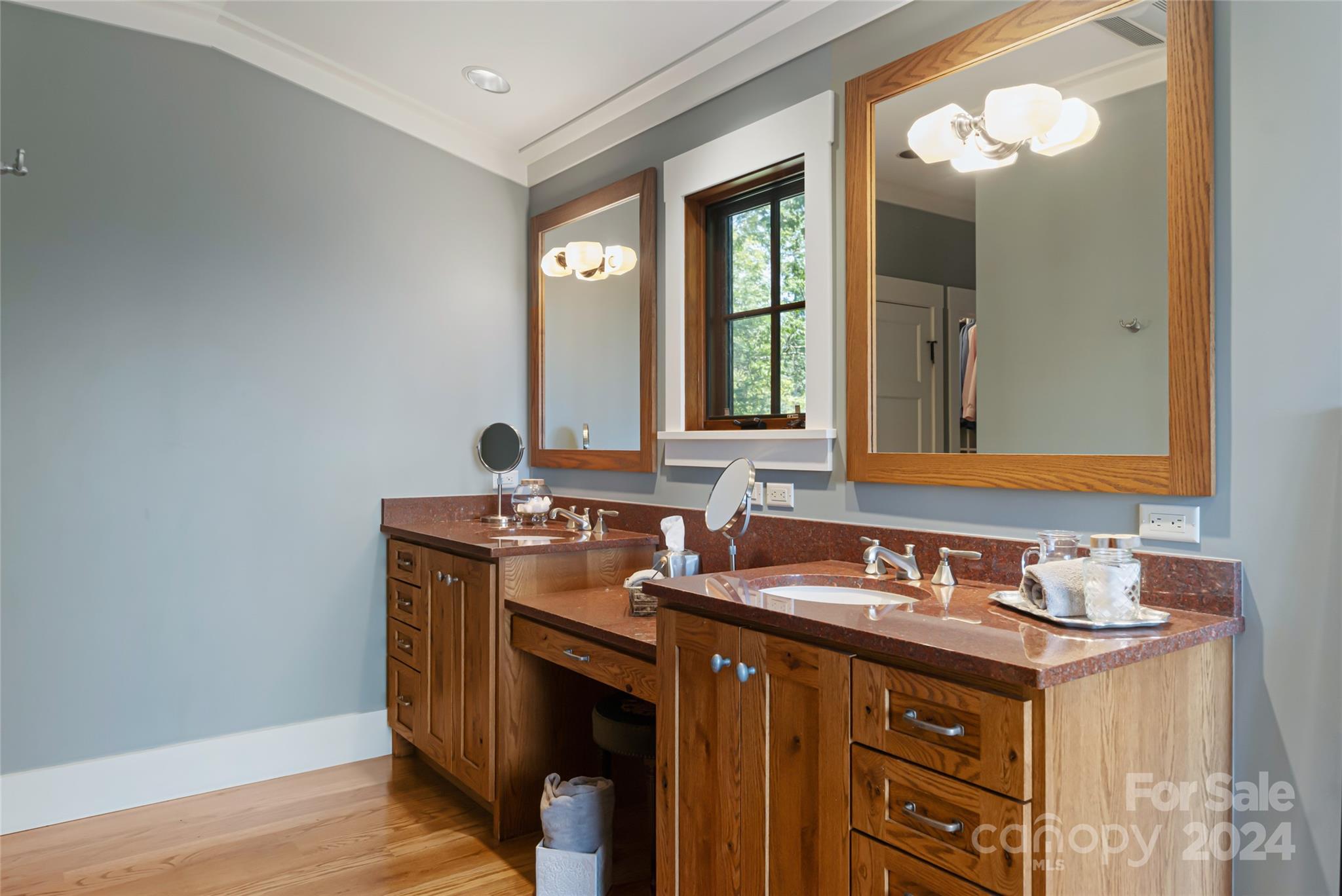 Crest Mountain - Residential