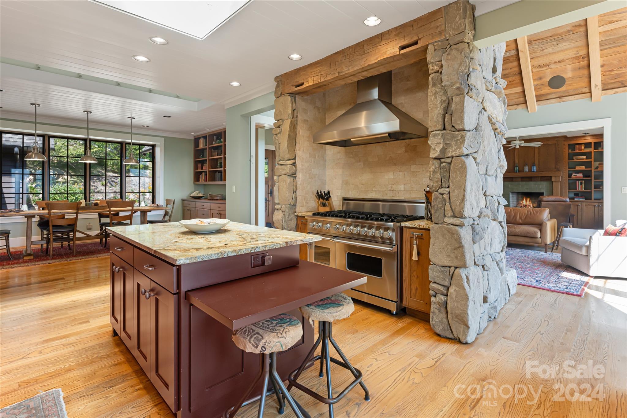 Crest Mountain - Residential