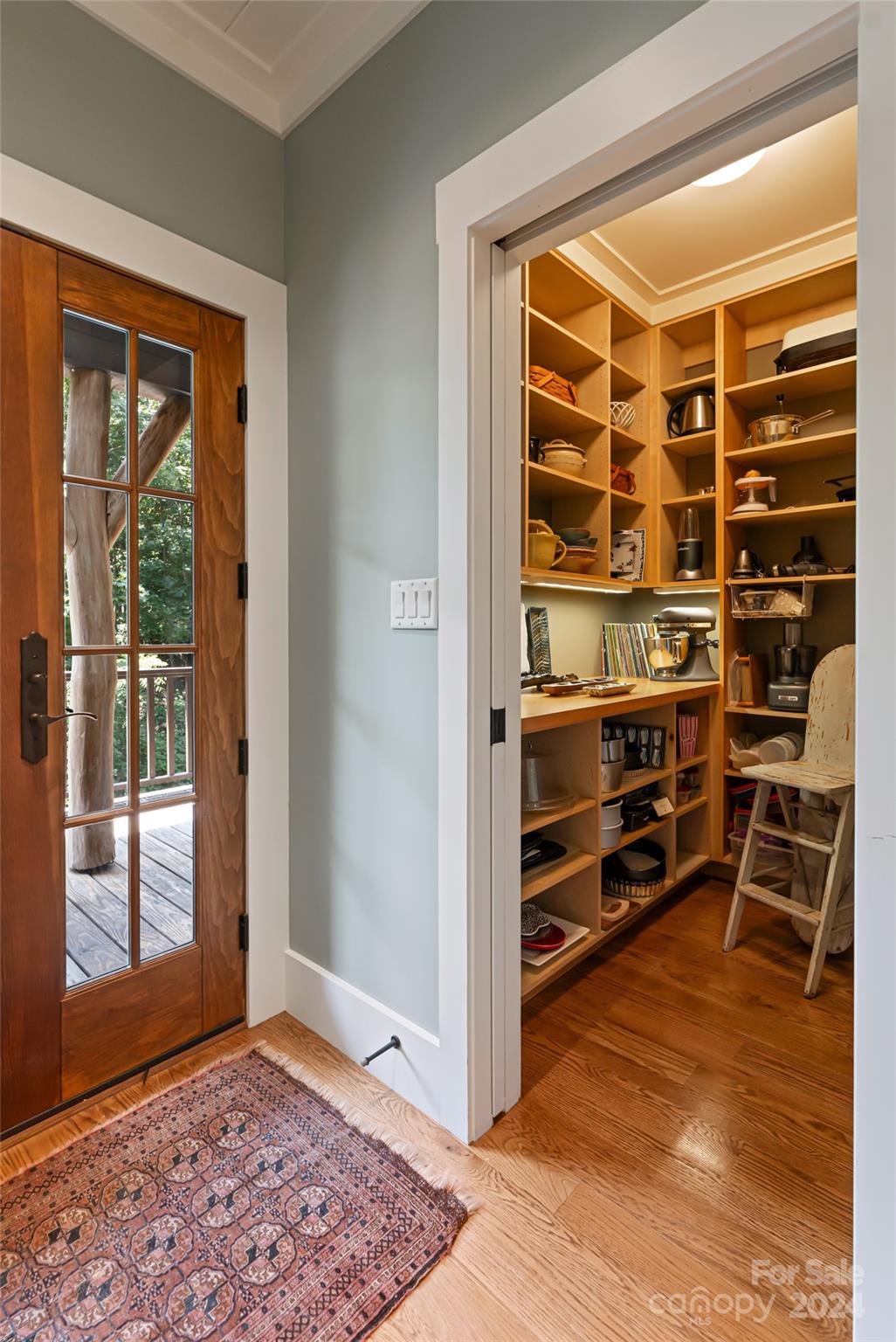 Crest Mountain - Residential