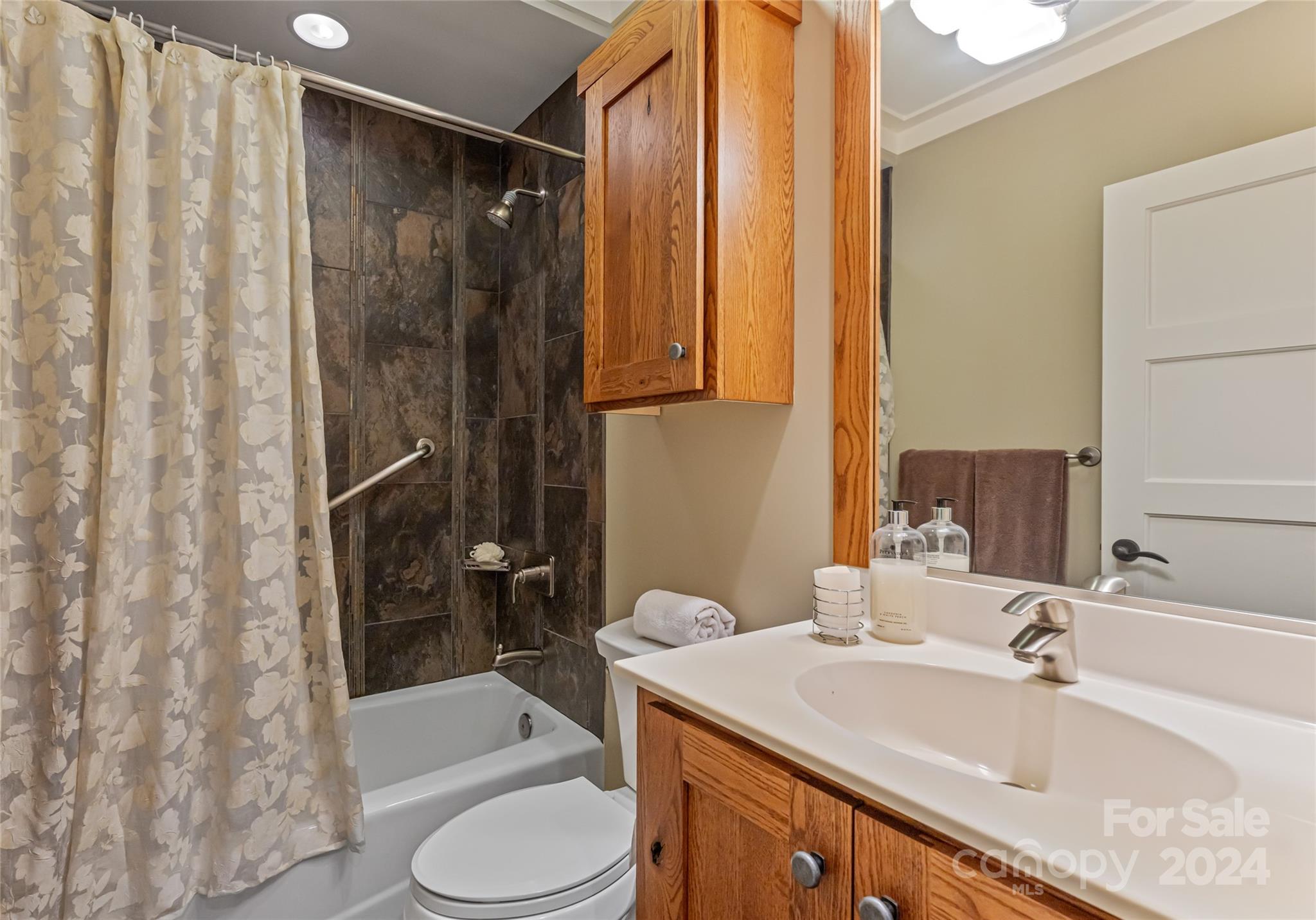 Crest Mountain - Residential