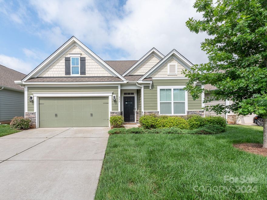 Location Location Location!! Incredible like new home JUST over the bridge in Lake Wylie and is in the award-winning Oakridge School Zone! Perfect home for your family w/ endless high-end community amenities! Beautiful curb appeal + Large flat backyard w/ partial privacy fence. Open floor plan on main level - living room is wired for surround sound & has corner gas fireplace & wood plank flooring. Gourmet dream kitchen w/ oversized island & dining area allowing for plenty of seating. Matching SS appliances incl. gas range & new microwave. Appliances to stay + washer & dryer. Large pantry & white shaker cabinets provide ample storage space. Dining area has sliding glass door leading to covered back patio & partially fenced-in yard. Primary bedroom w/ tray ceiling + spa like bathroom w/ dual sinks, soaking tub & stand-up shower & walk-in closet. 3 additional large bedrooms perfect for family, guests, or home office space! Home is convenient to tons of shops, restaurants & grocery stores.