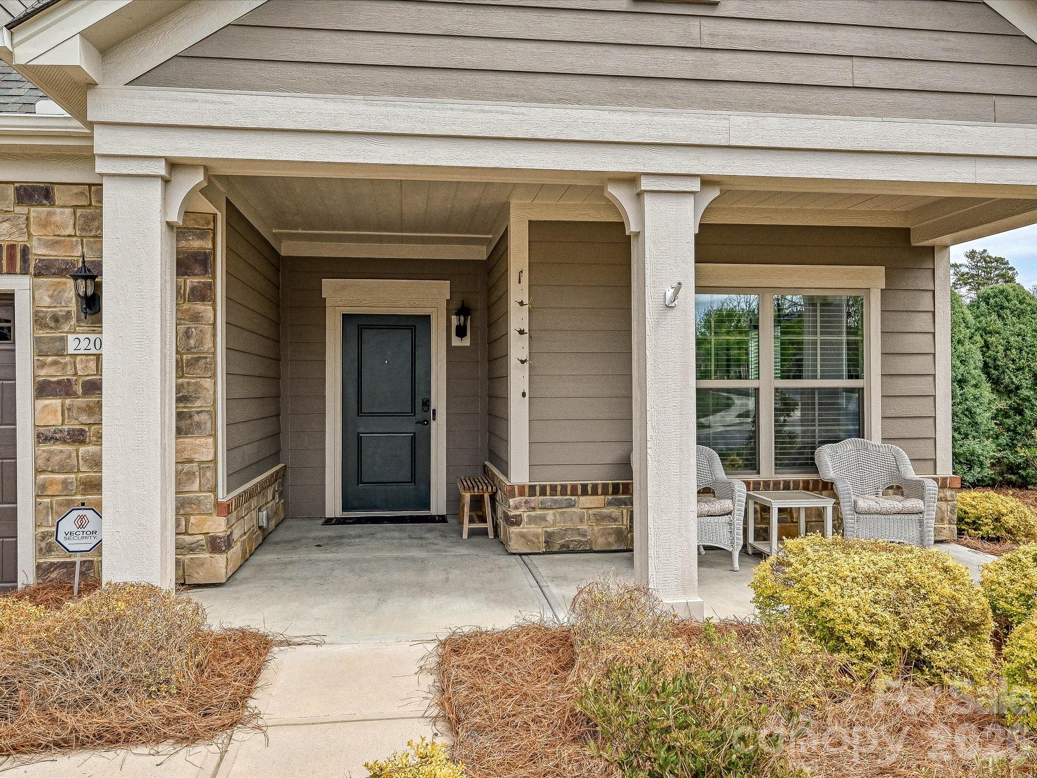 The Courtyards At Wesley Chapel - Residential