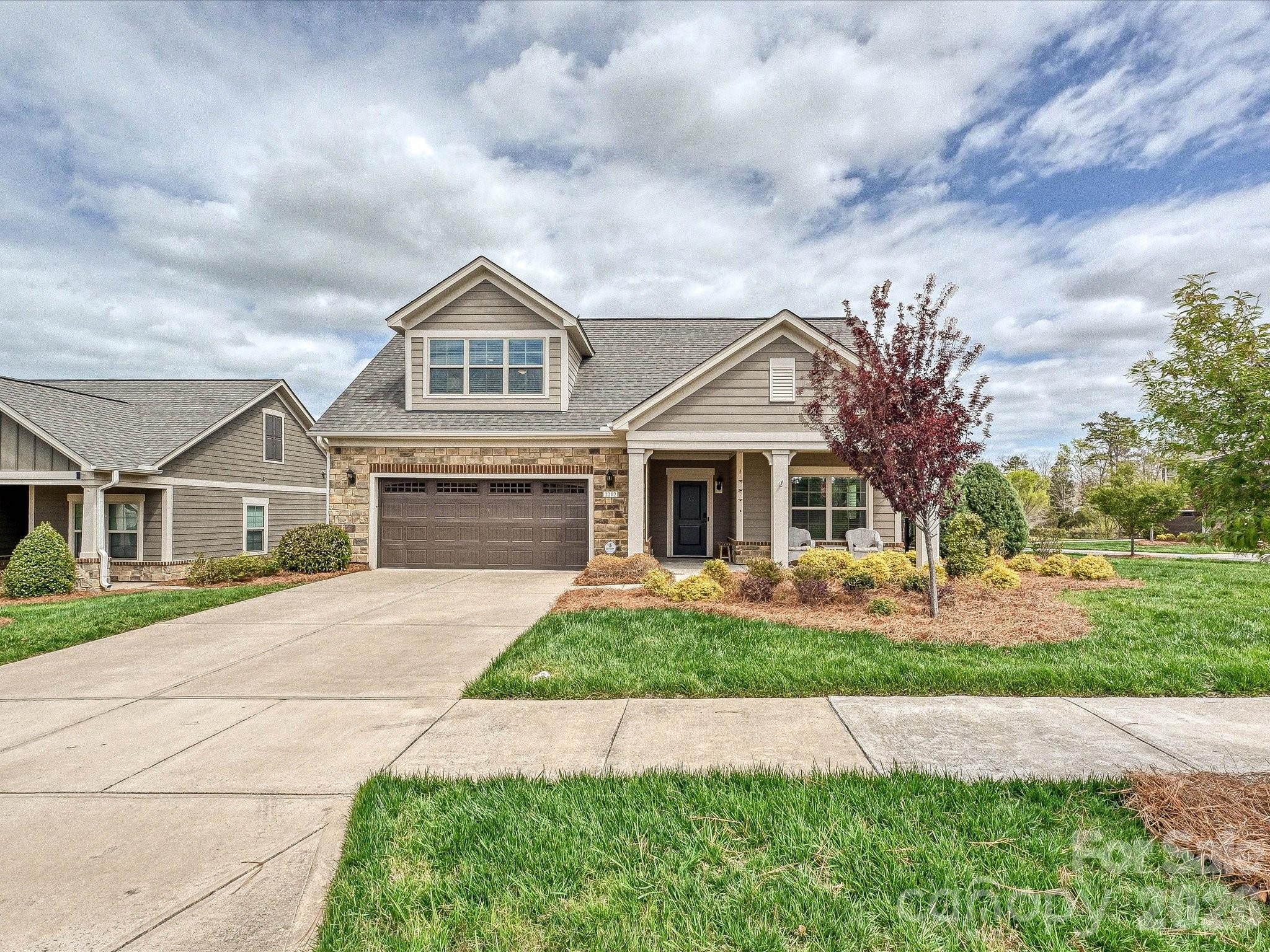 The Courtyards At Wesley Chapel - Residential