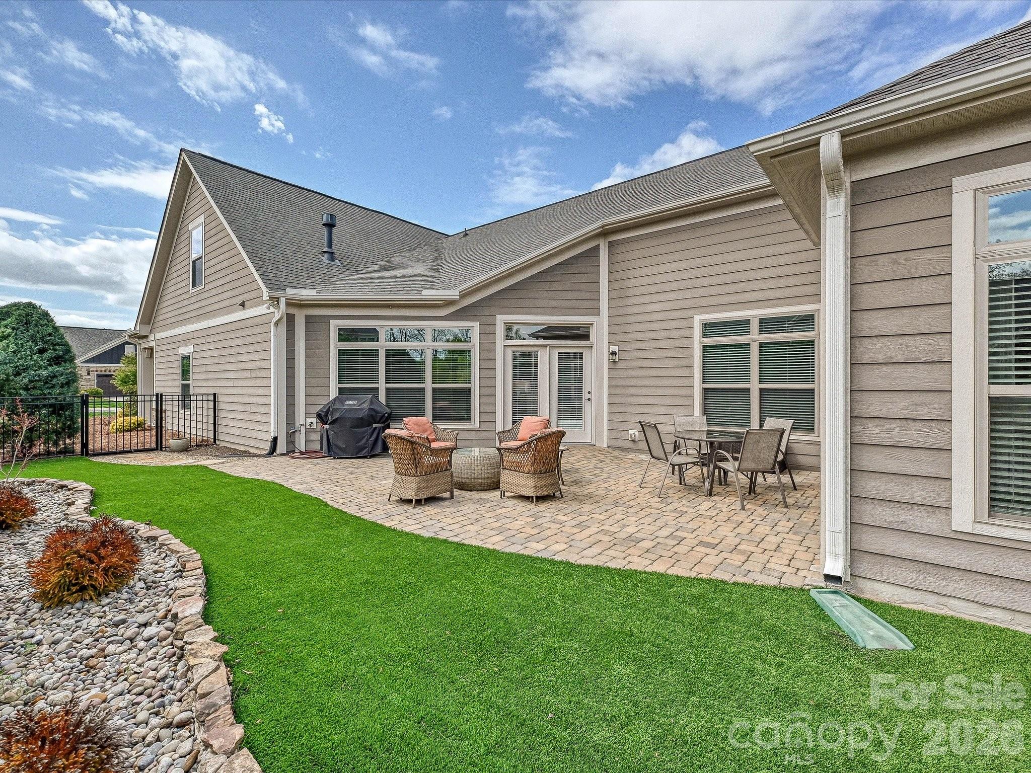 The Courtyards At Wesley Chapel - Residential