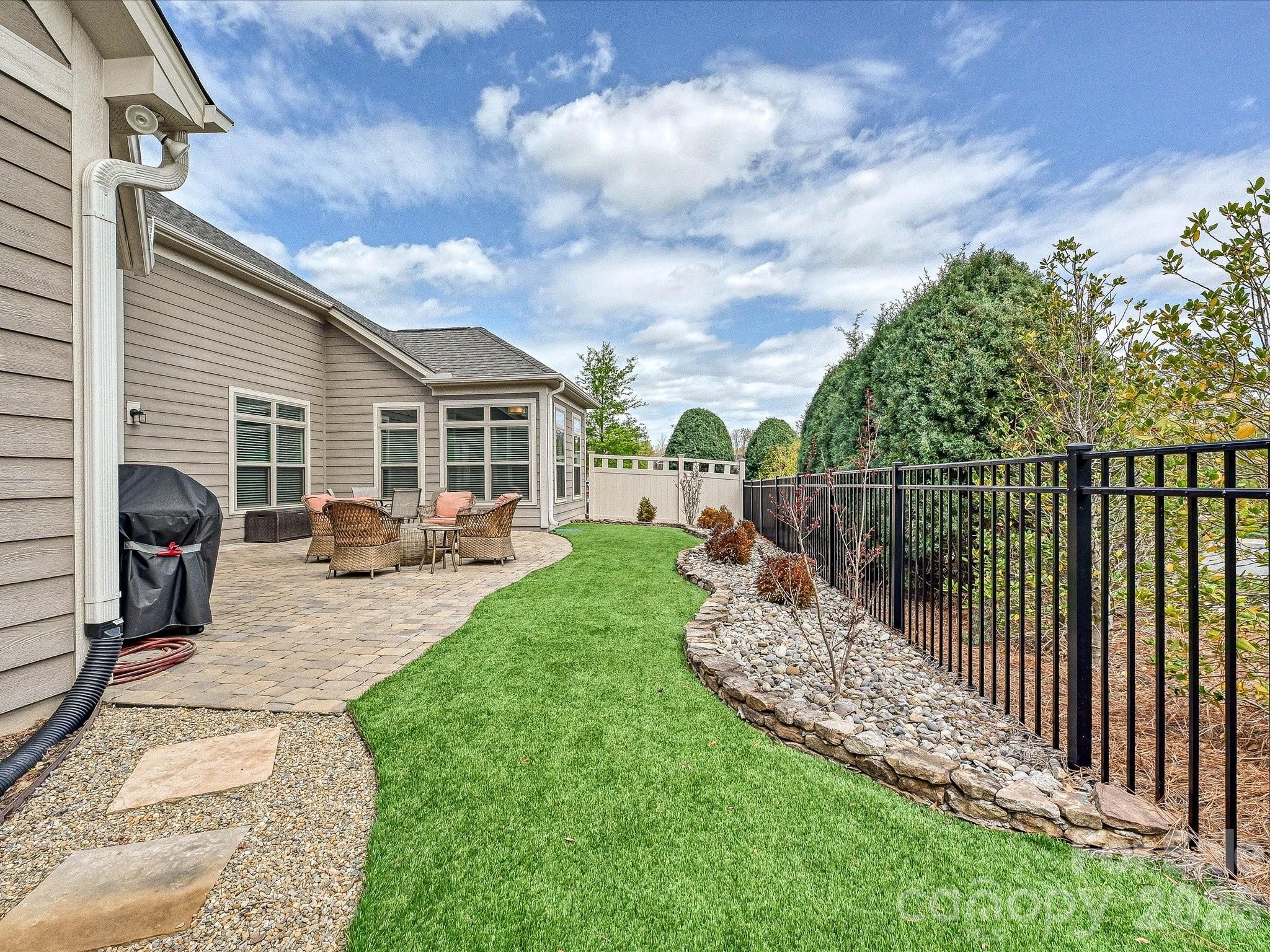 The Courtyards At Wesley Chapel - Residential
