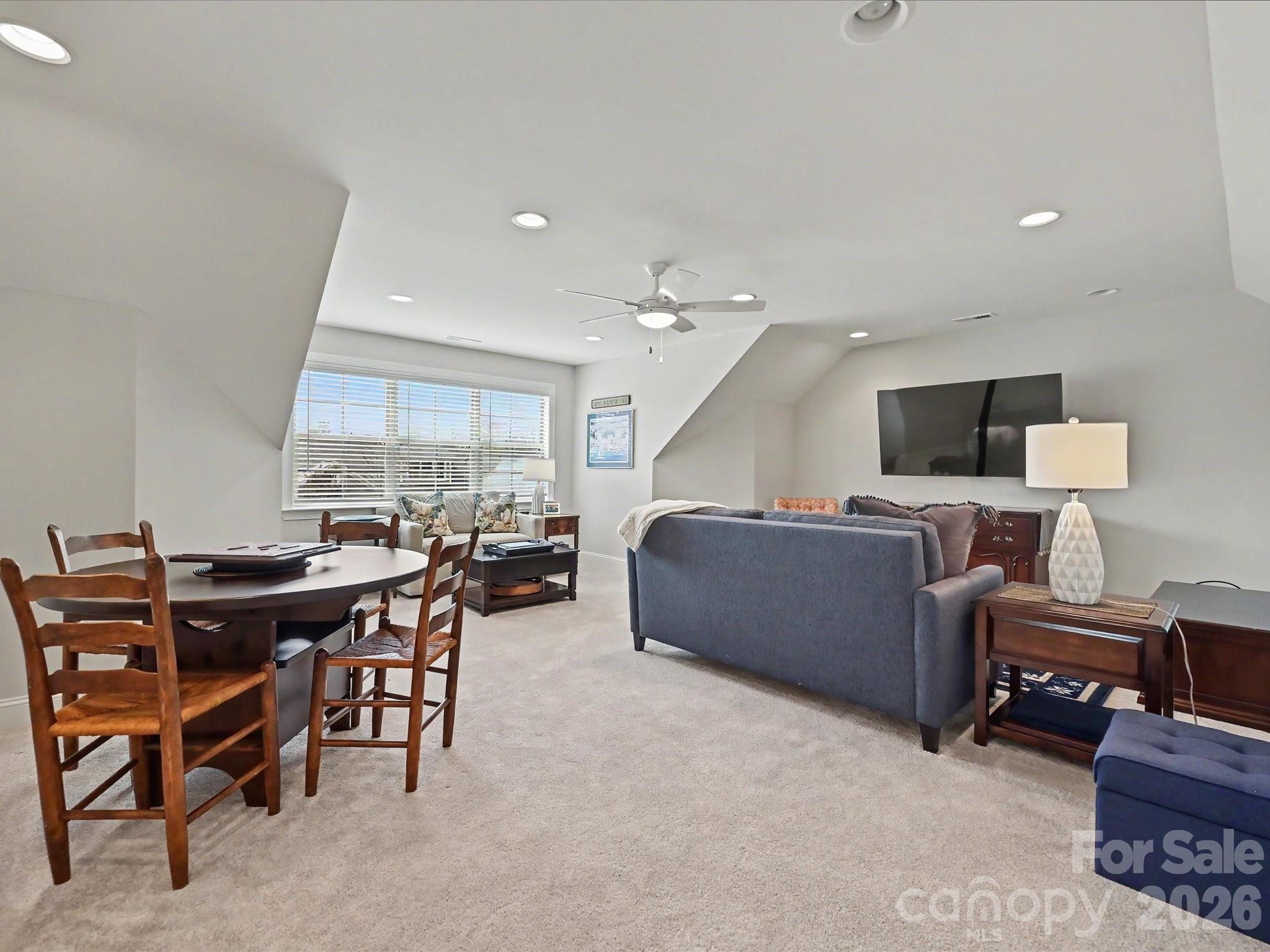 The Courtyards At Wesley Chapel - Residential
