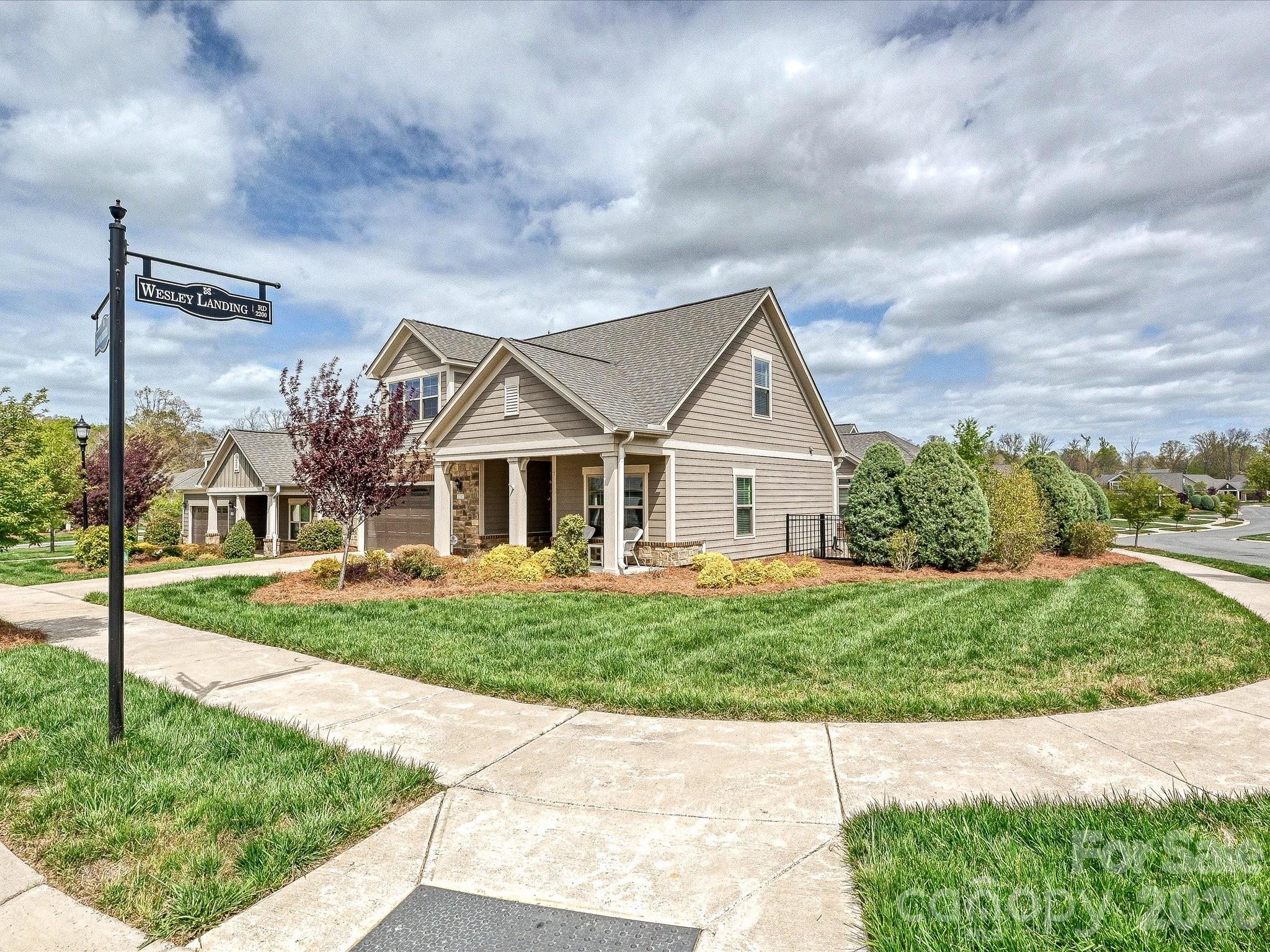 The Courtyards At Wesley Chapel - Residential