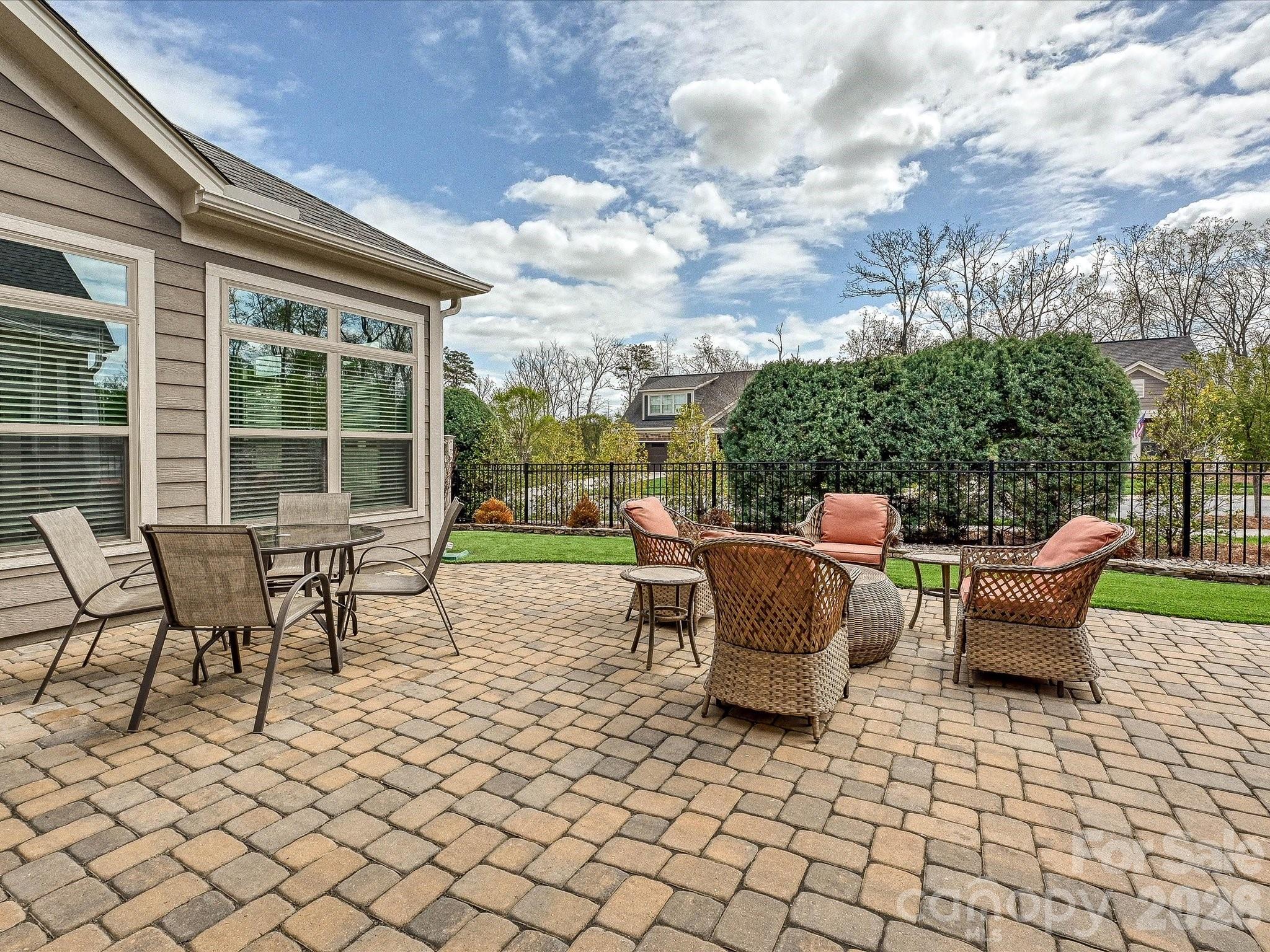The Courtyards At Wesley Chapel - Residential