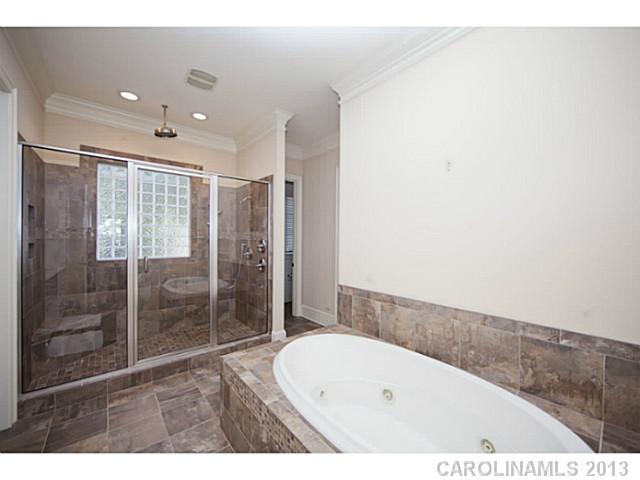 The Peninsula - Residential