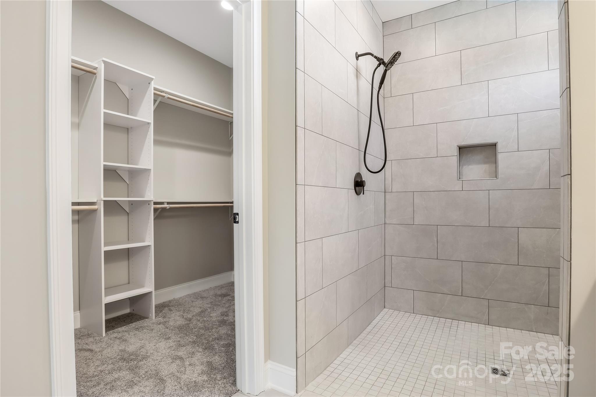 Hickory, North Carolina 28601, United States, 2 Bedrooms Bedrooms, ,2 BathroomsBathrooms,Residential,Active,132546