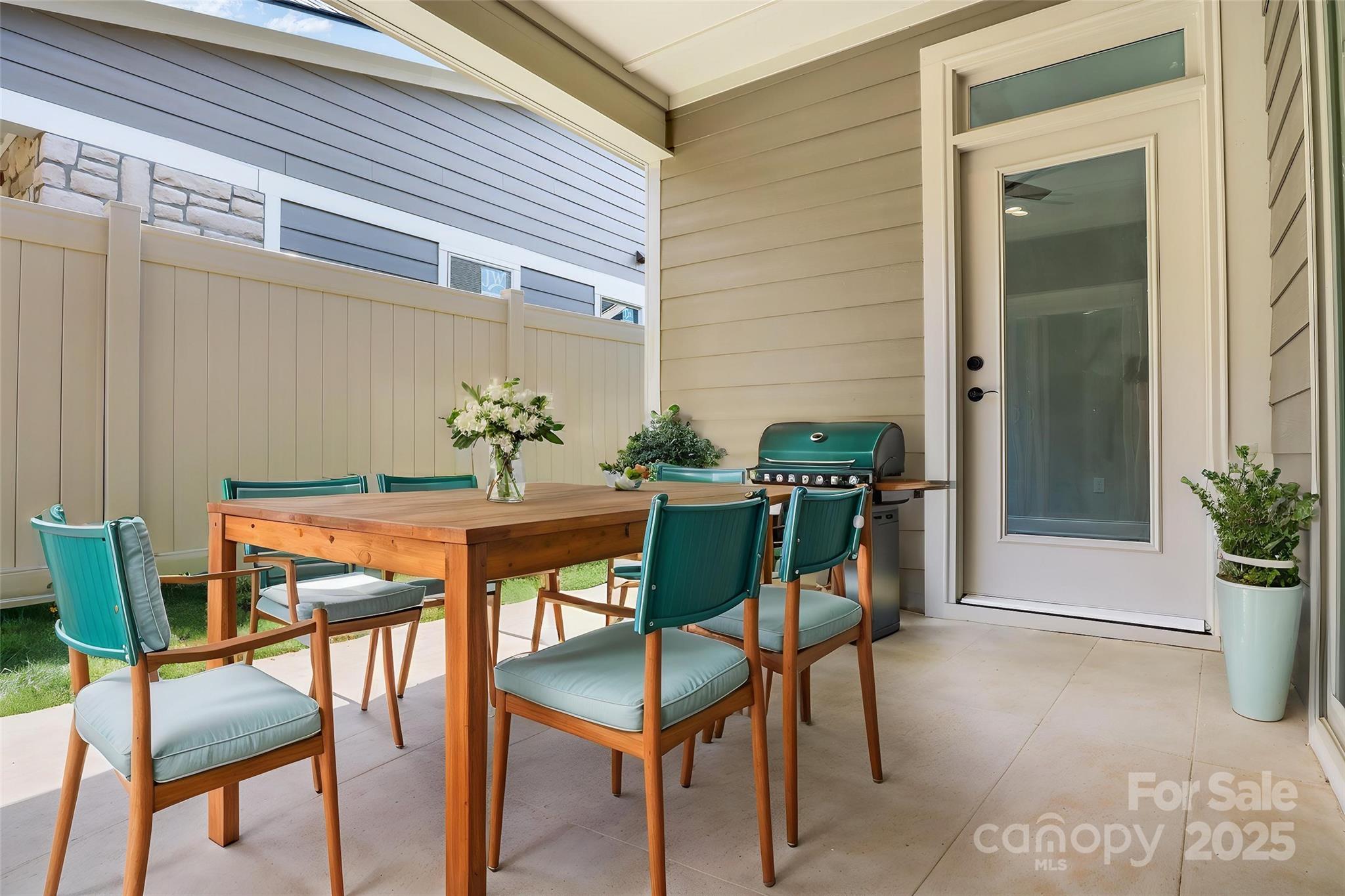 Hickory, North Carolina 28601, United States, 2 Bedrooms Bedrooms, ,2 BathroomsBathrooms,Residential,Active,132546