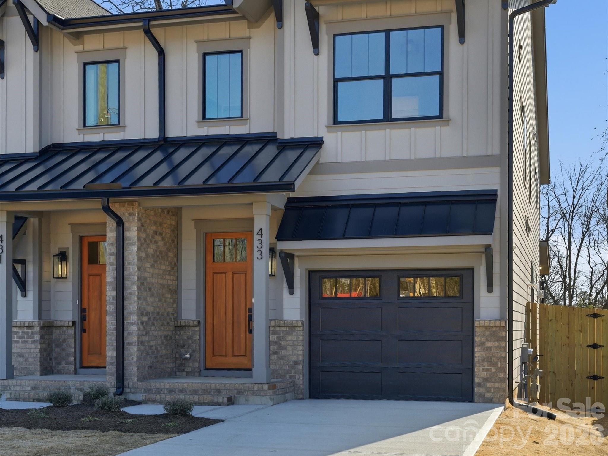 433 W Peterson Drive