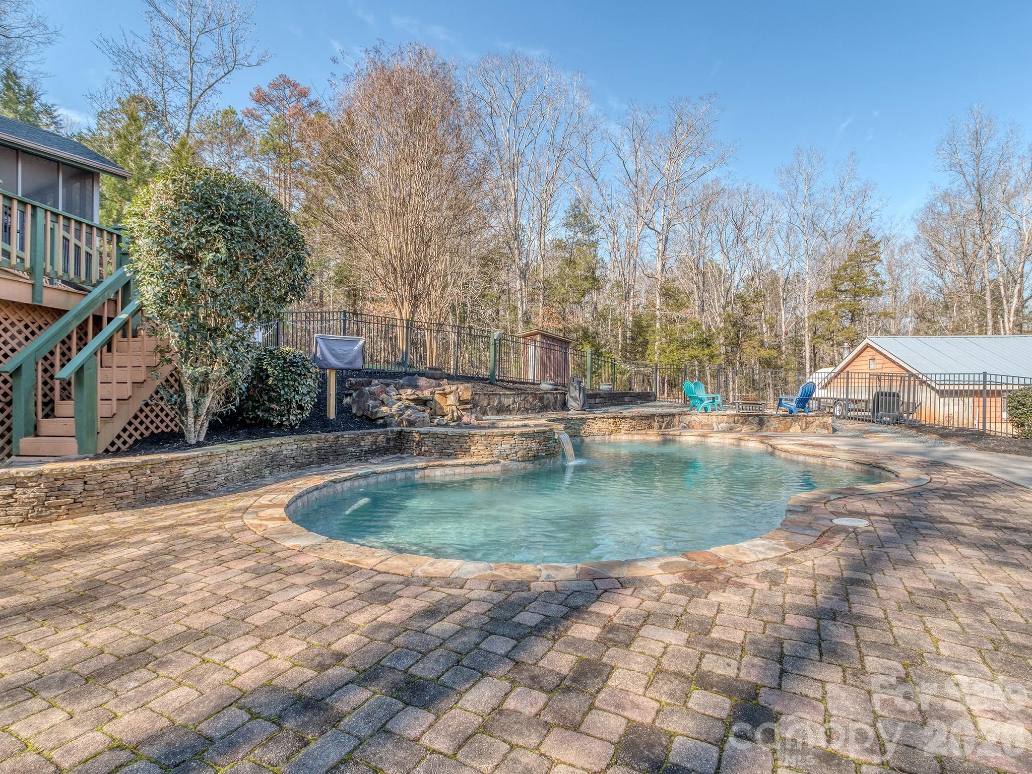 8723 Crestview Drive