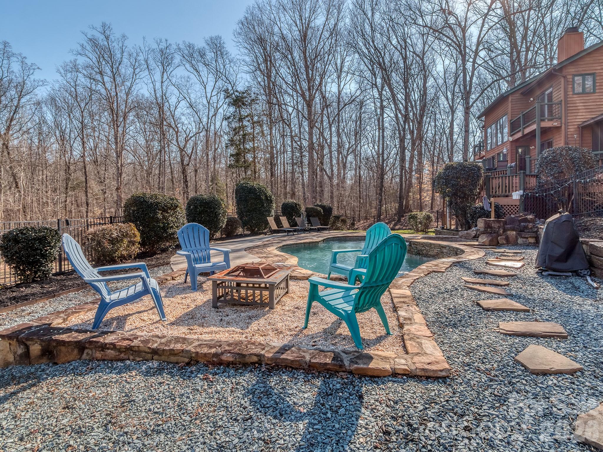 8723 Crestview Drive