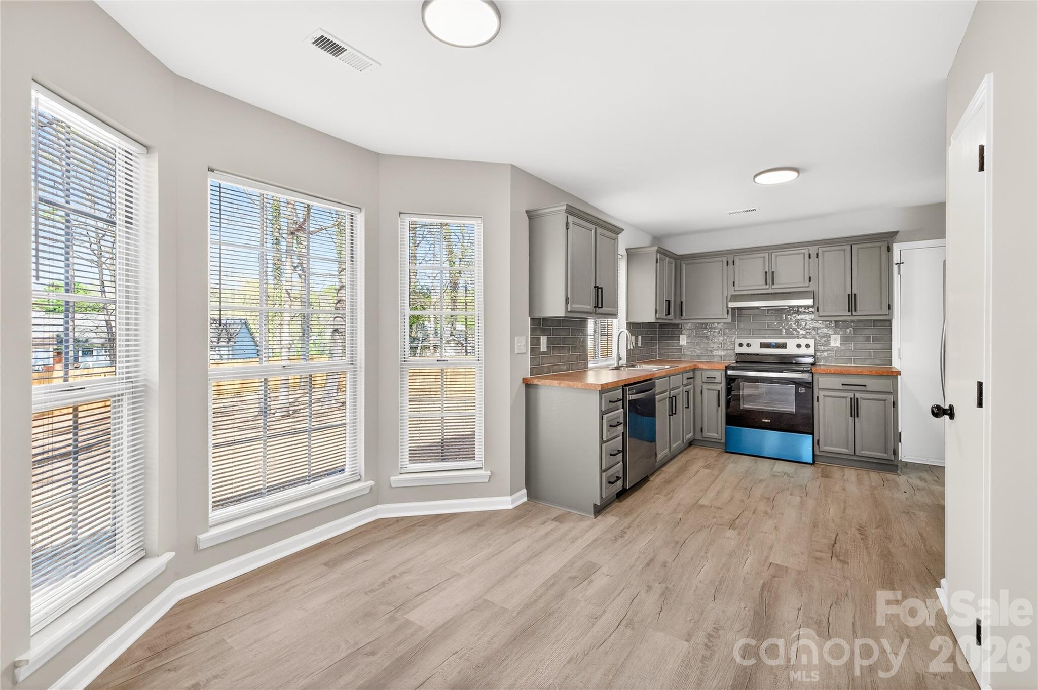 2801 Dellinger Drive