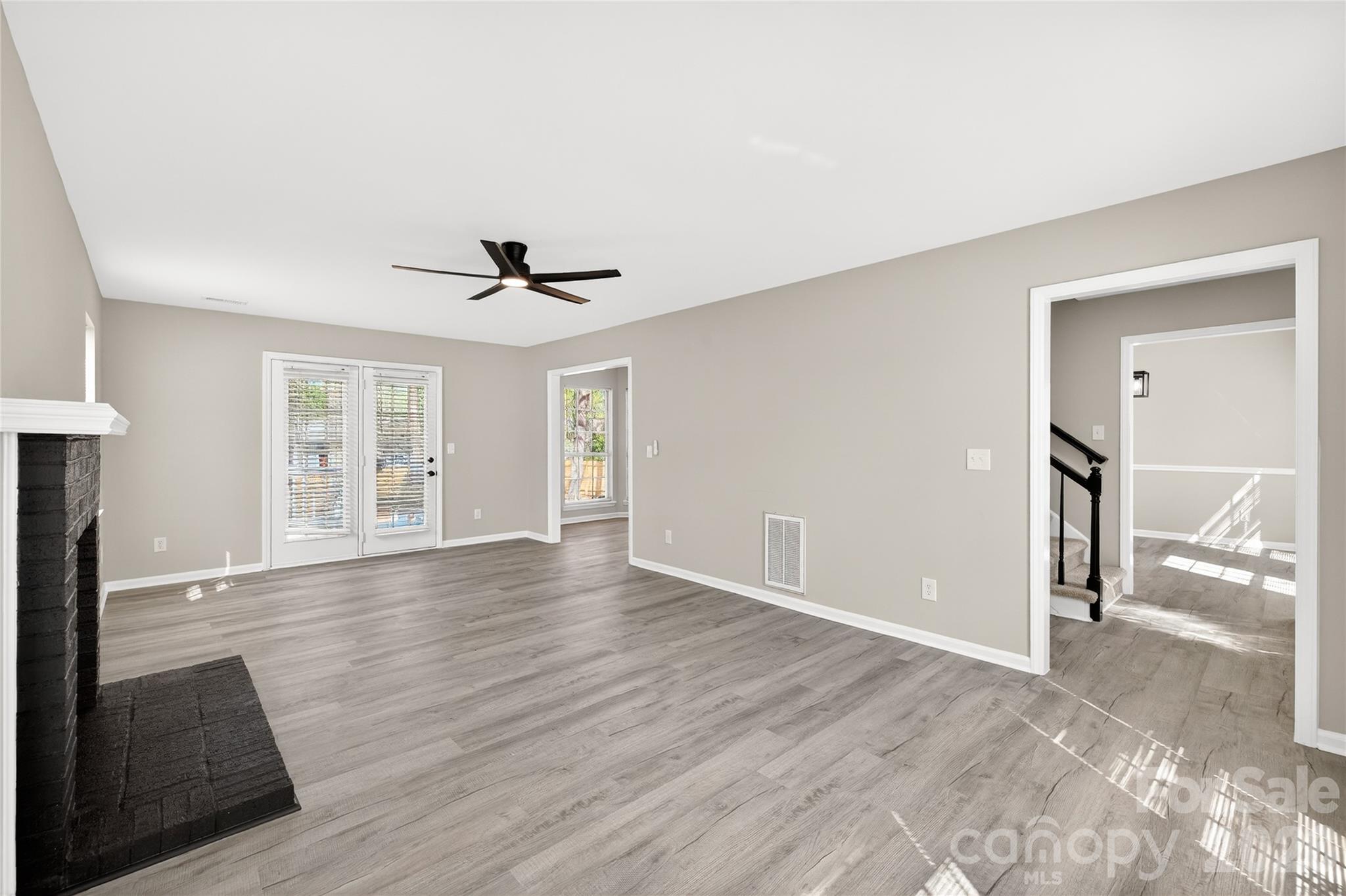 2801 Dellinger Drive