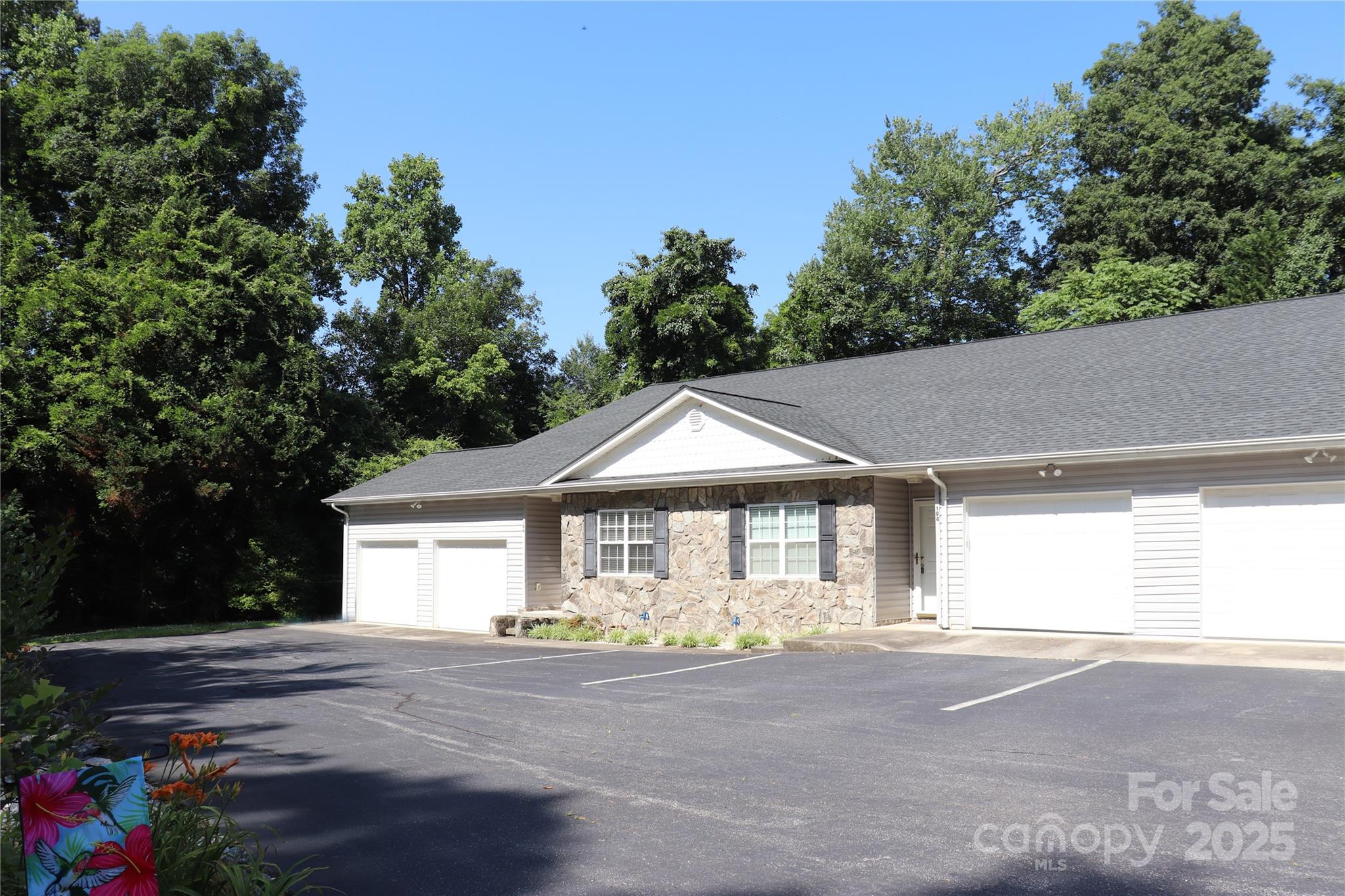 Meadowridge Creekside - Residential