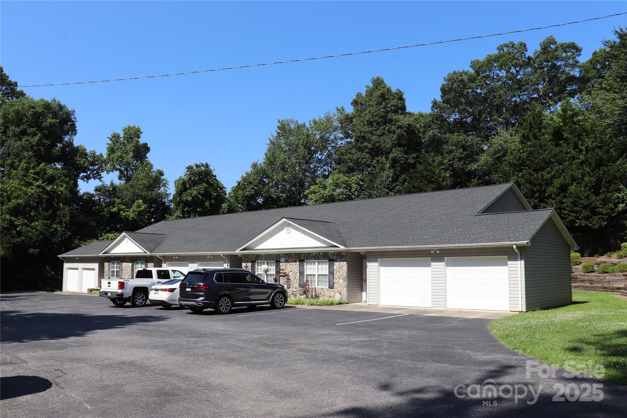 Meadowridge Creekside - Residential