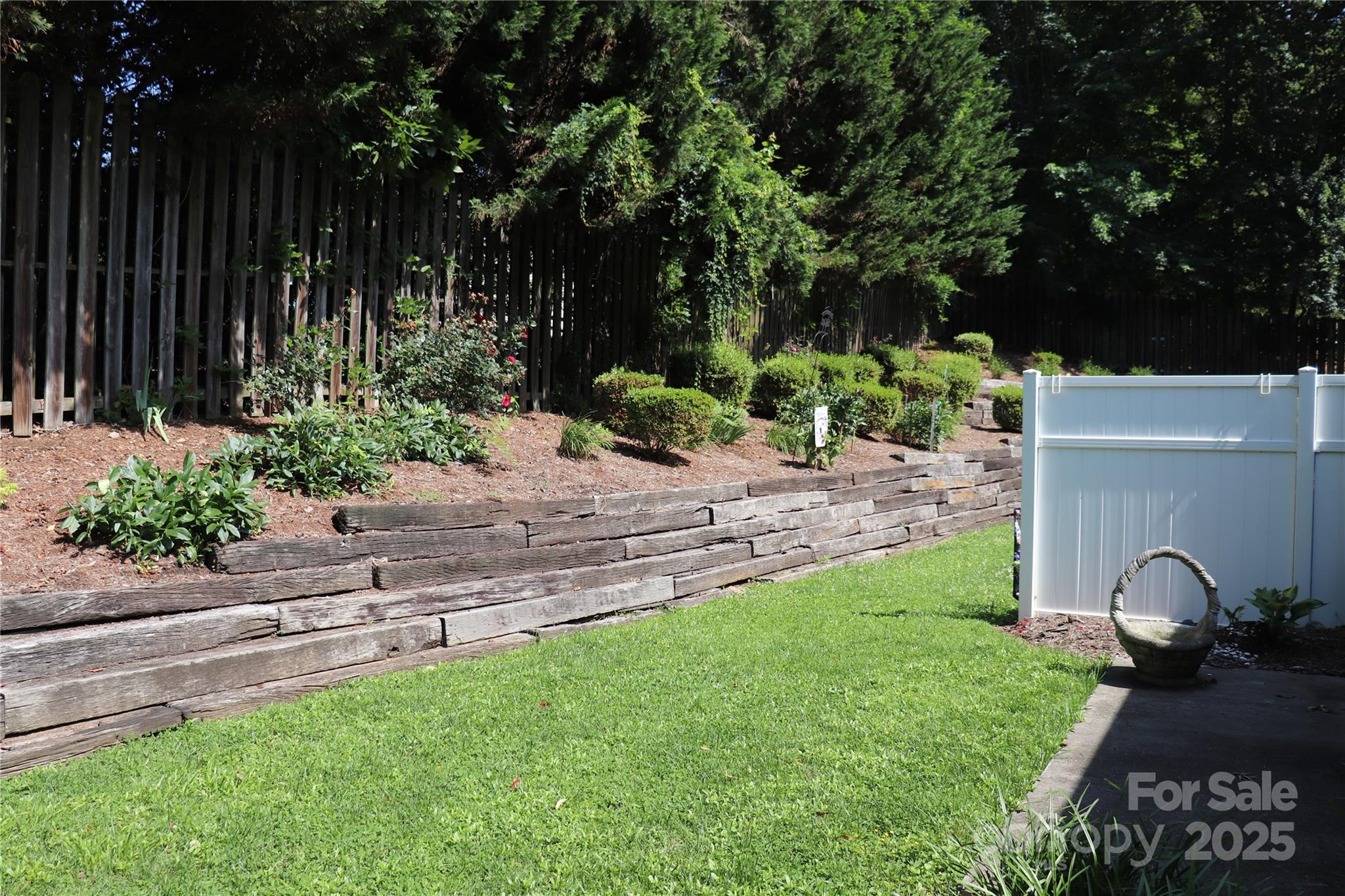 Meadowridge Creekside - Residential