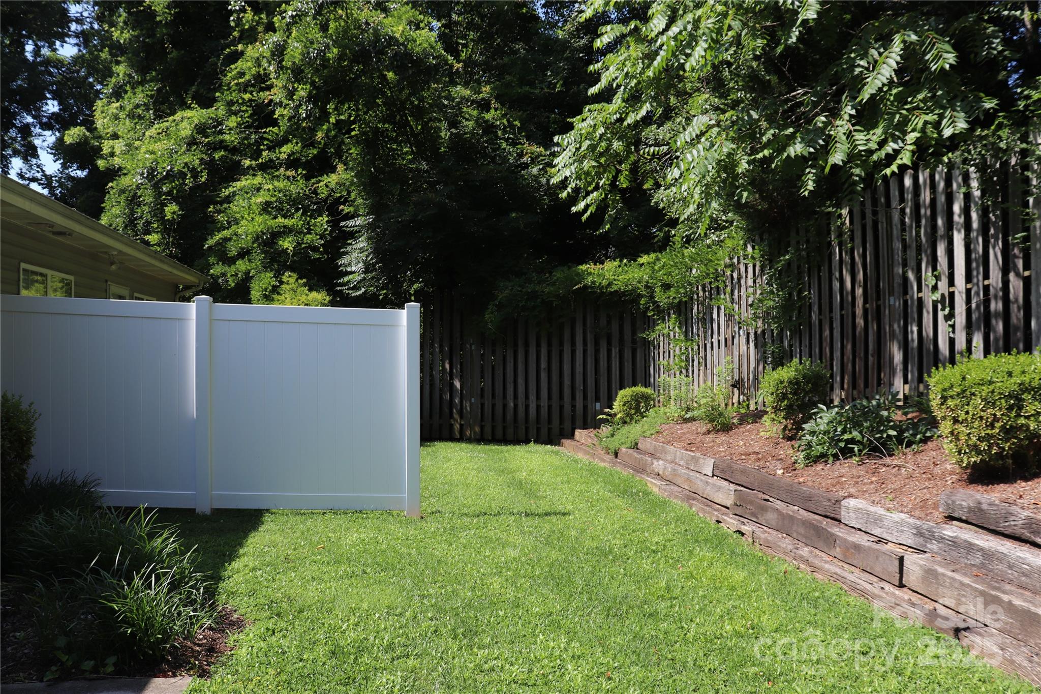 Meadowridge Creekside - Residential