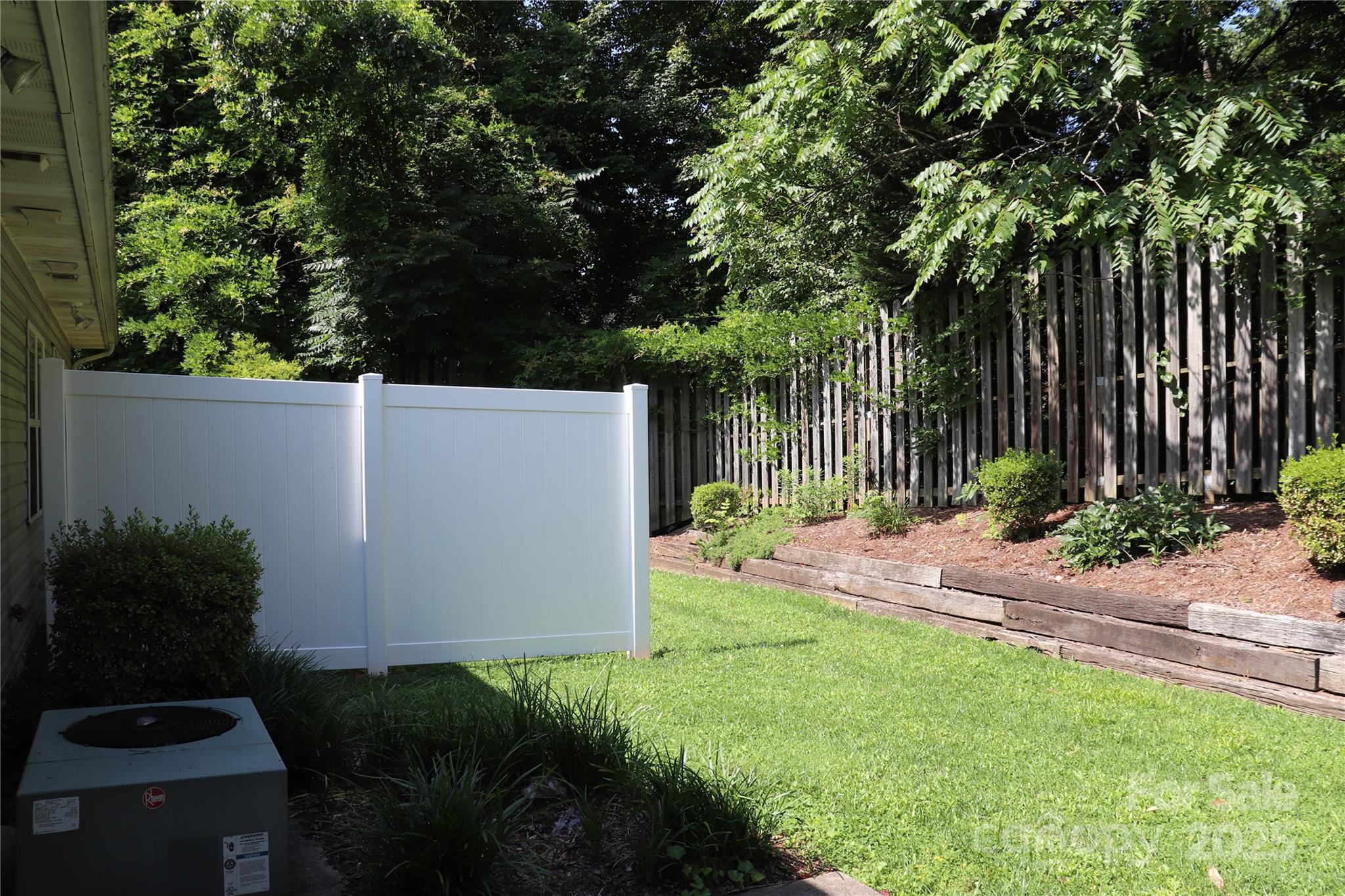 Meadowridge Creekside - Residential