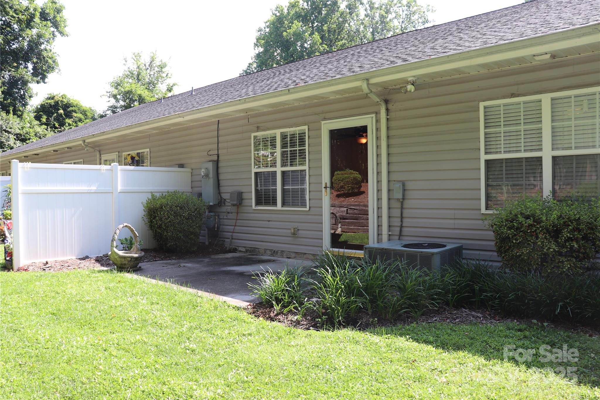 Meadowridge Creekside - Residential