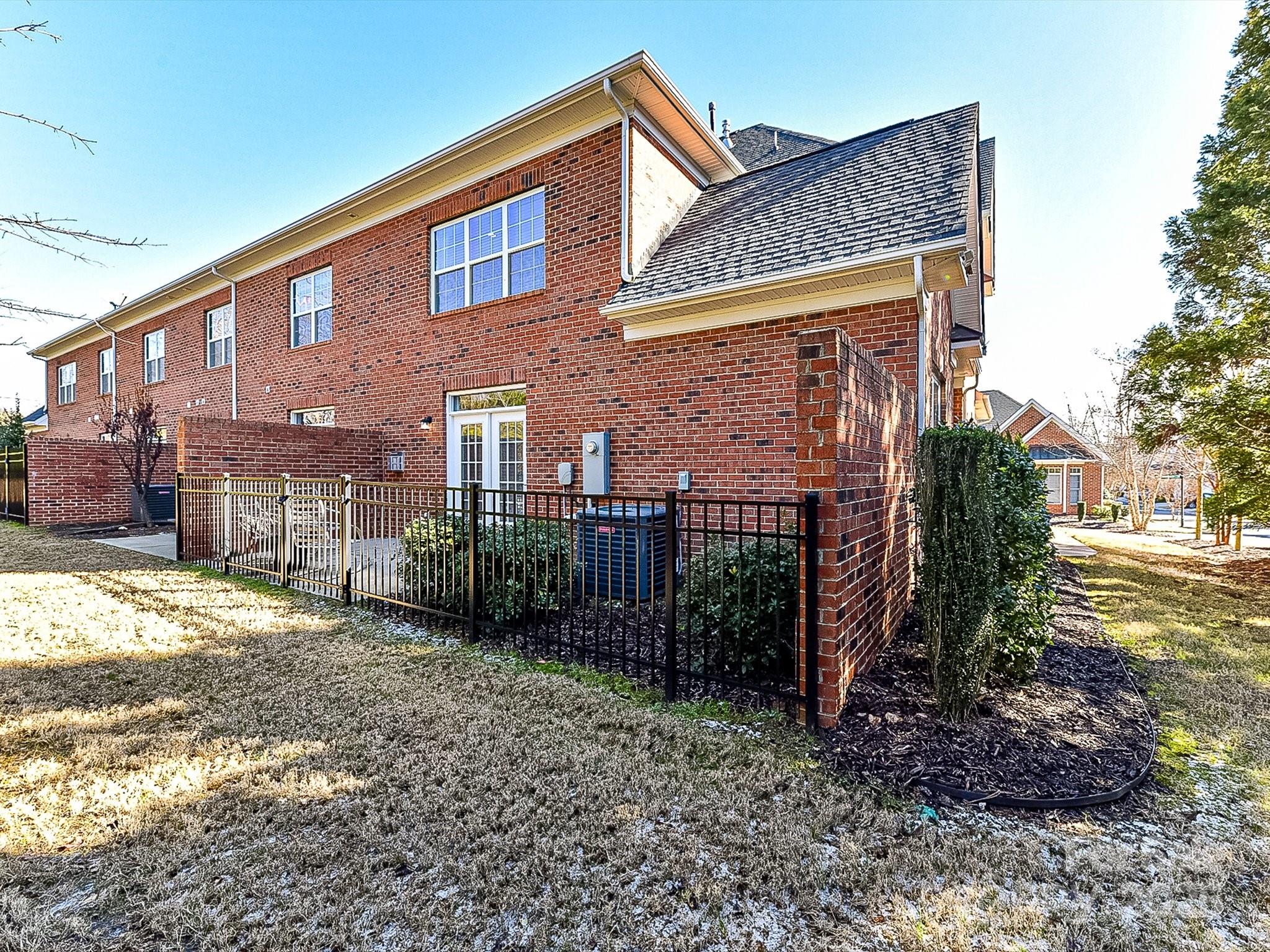Beacon Knoll Villas - Residential