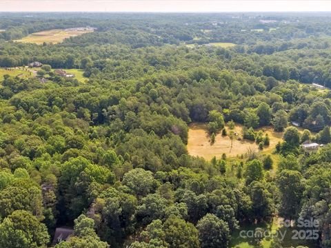 Photo of 1148 Fye Drive, Newton, NC 28658 (MLS # 4294115)