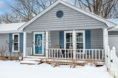 Photo of 11230 Mallard Crossing Drive, Charlotte, NC 28262 (MLS # 4341869)