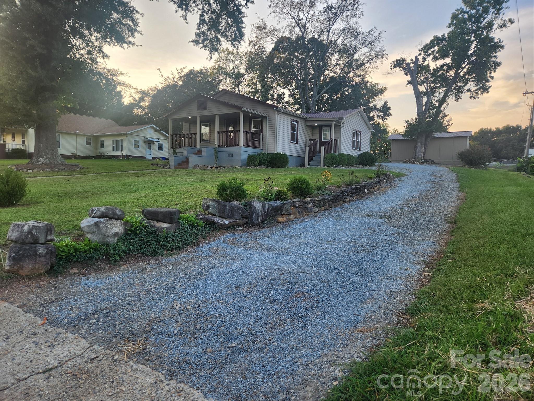 8 N summit Avenue