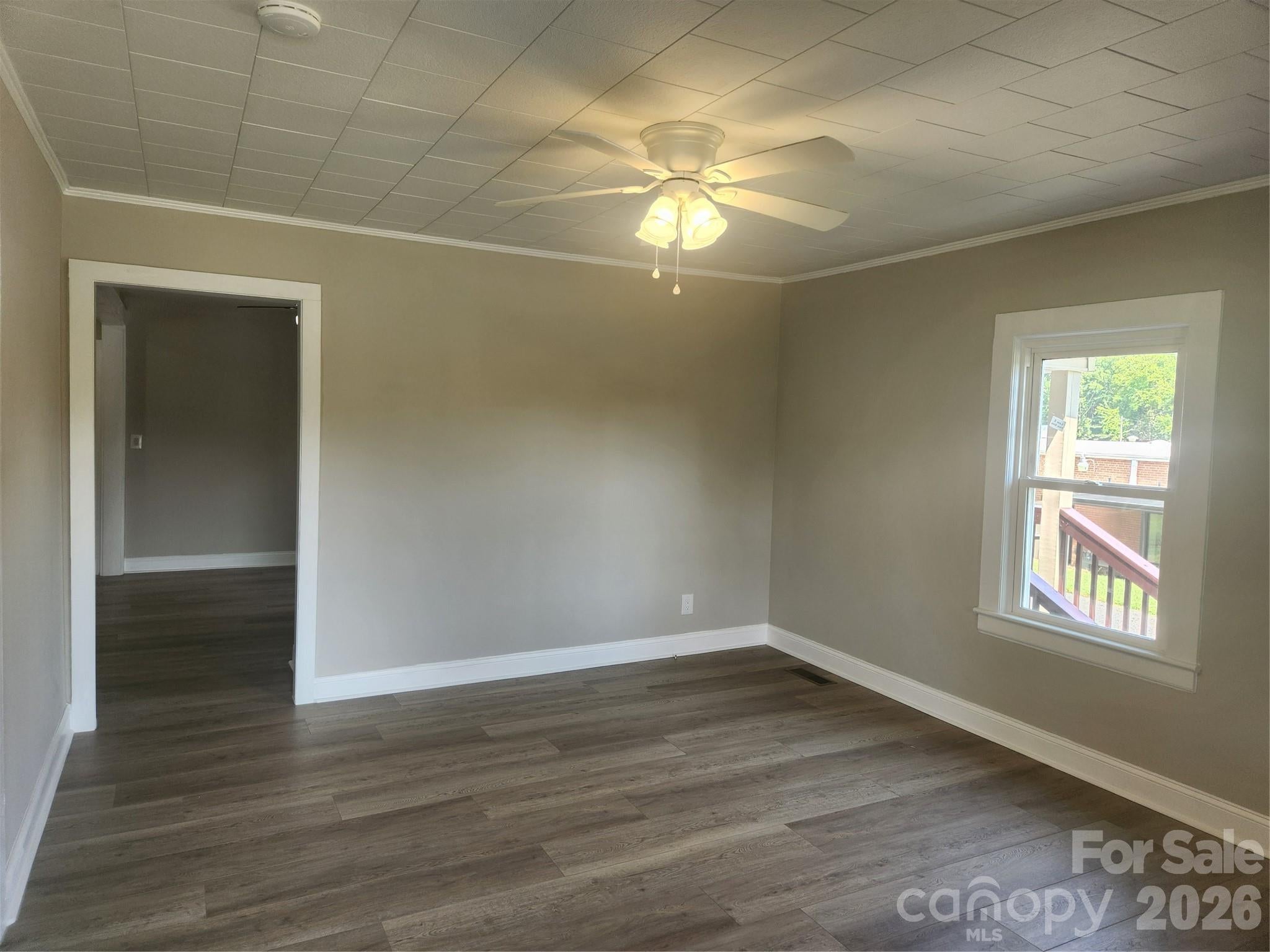 8 N summit Avenue