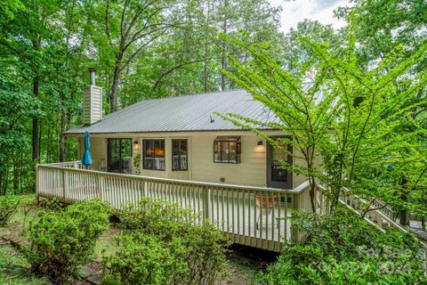 Single Family Residence in Lake Lure NC 129 Melrose Court.jpg