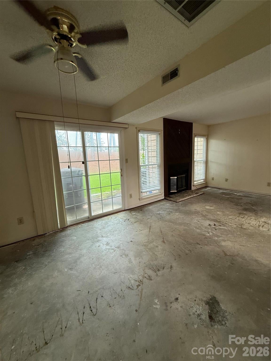 6805 Cabot Circle