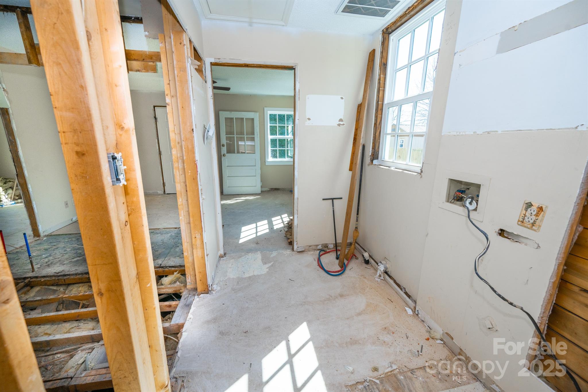 Aurora Highlands - Residential Income