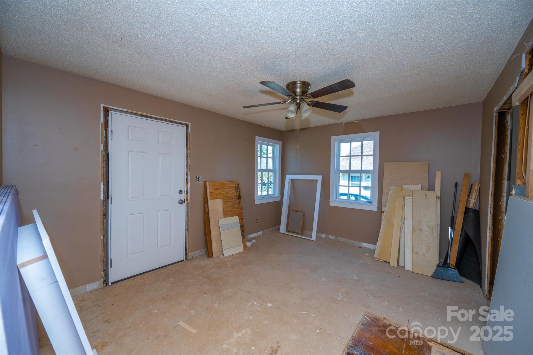 Aurora Highlands - Residential Income