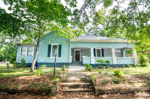 Photo of 600 W Warren Street, Shelby, NC 28150 (MLS # 4377606)