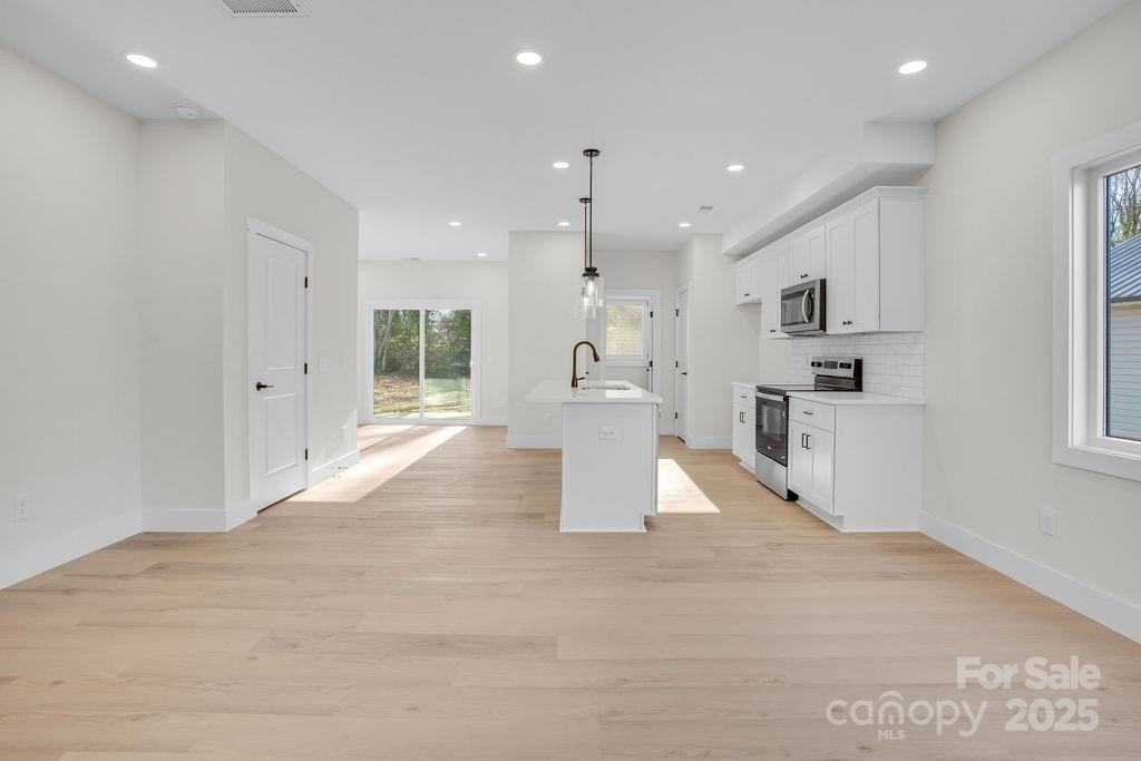 1010 E Lincoln Street