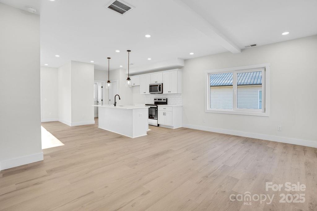 1010 E Lincoln Street