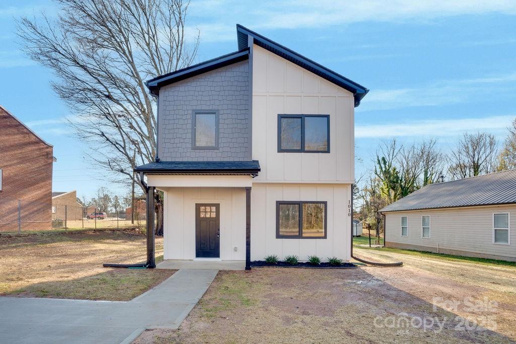 1010 E Lincoln Street