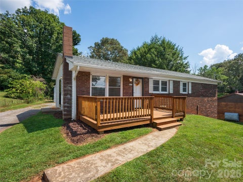 Photo of 407 Lower Grassy Branch Road, Asheville, NC 28805 (MLS # 4423378)