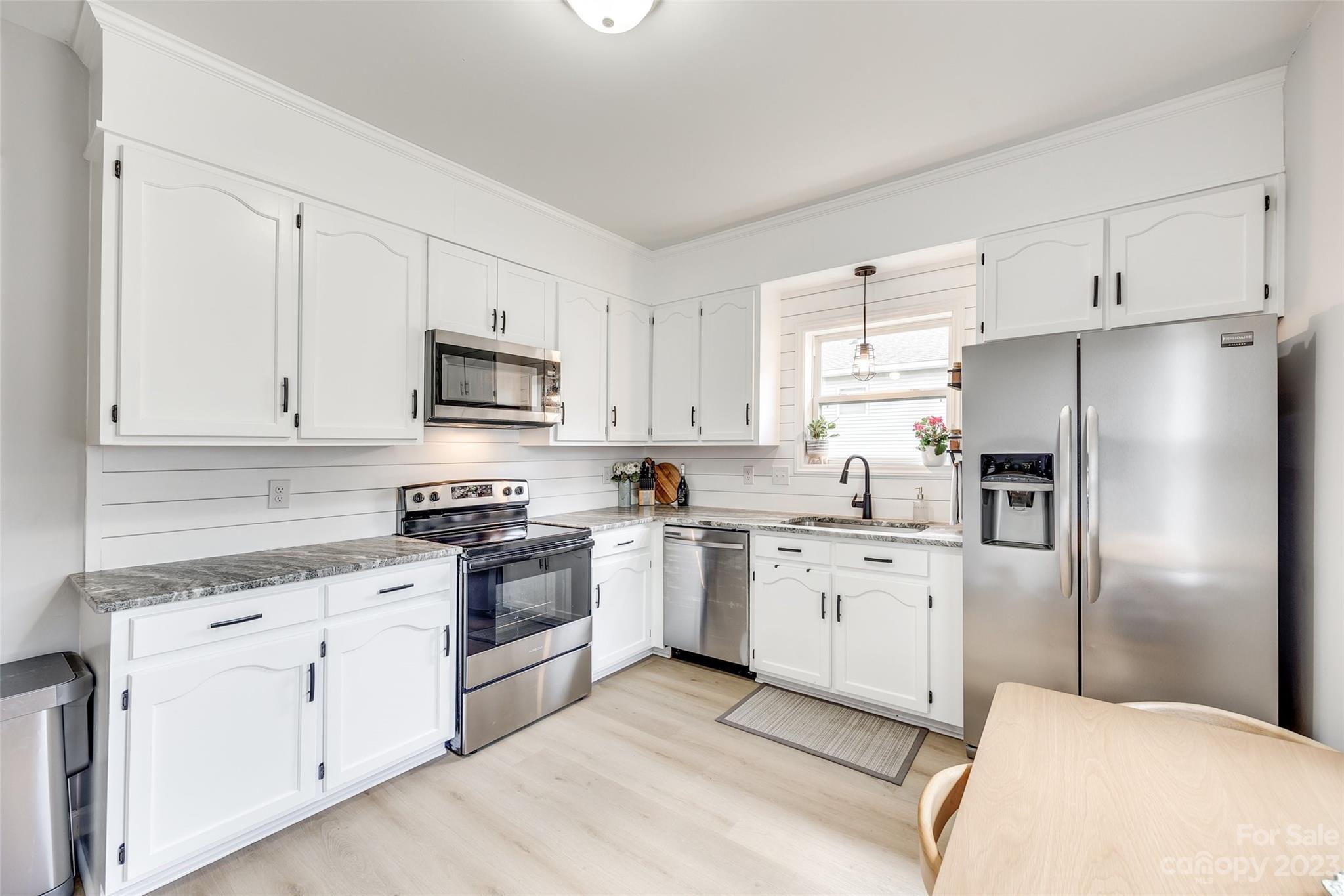 Adams Bluff - Residential