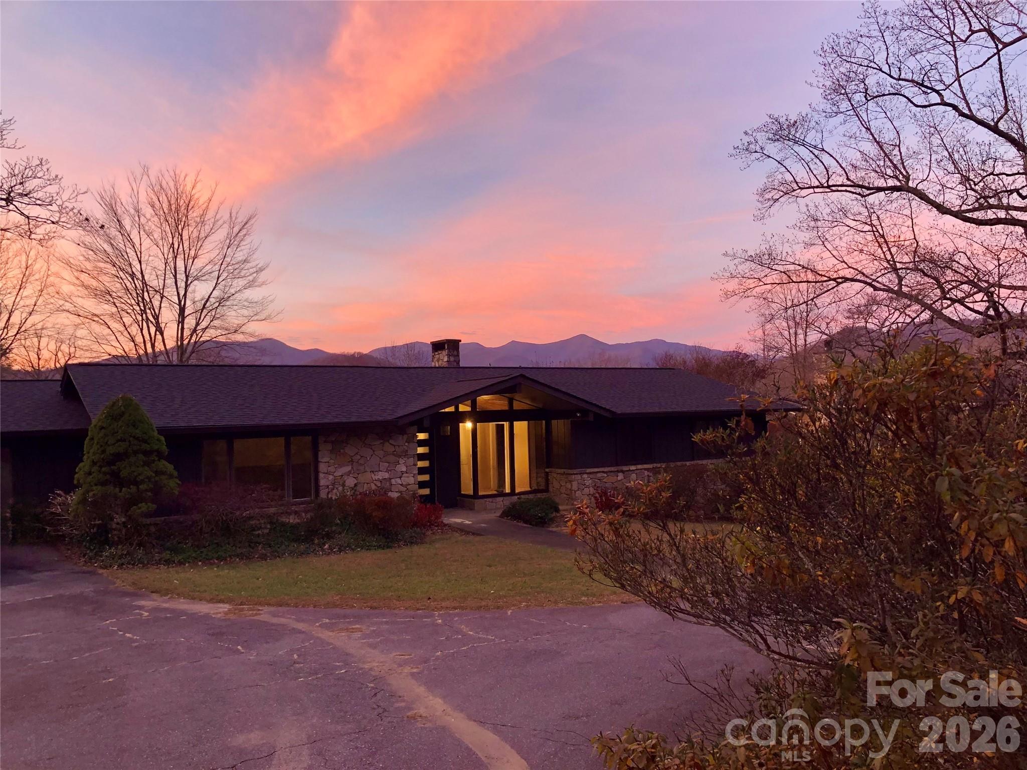 208 Dogwood Lane