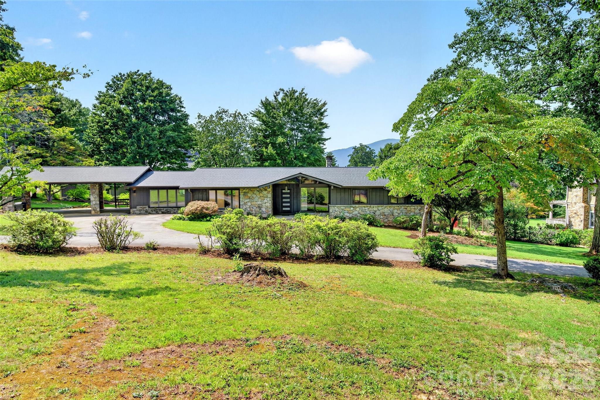208 Dogwood Lane