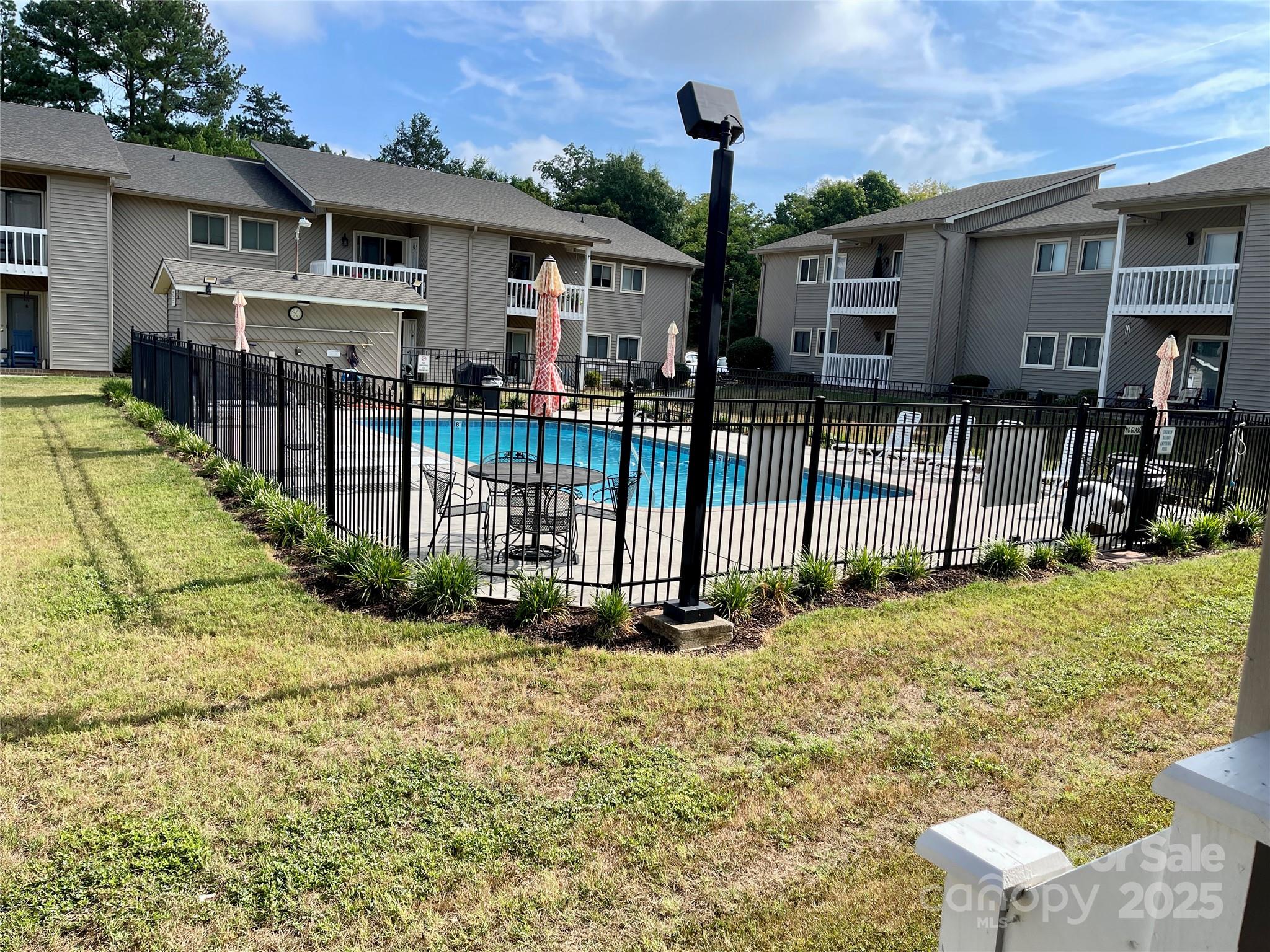 140 NE Lake Concord Road NE B6