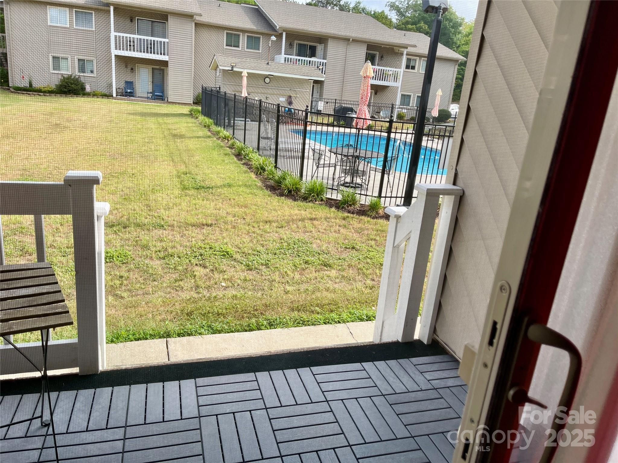 140 NE Lake Concord Road NE B6