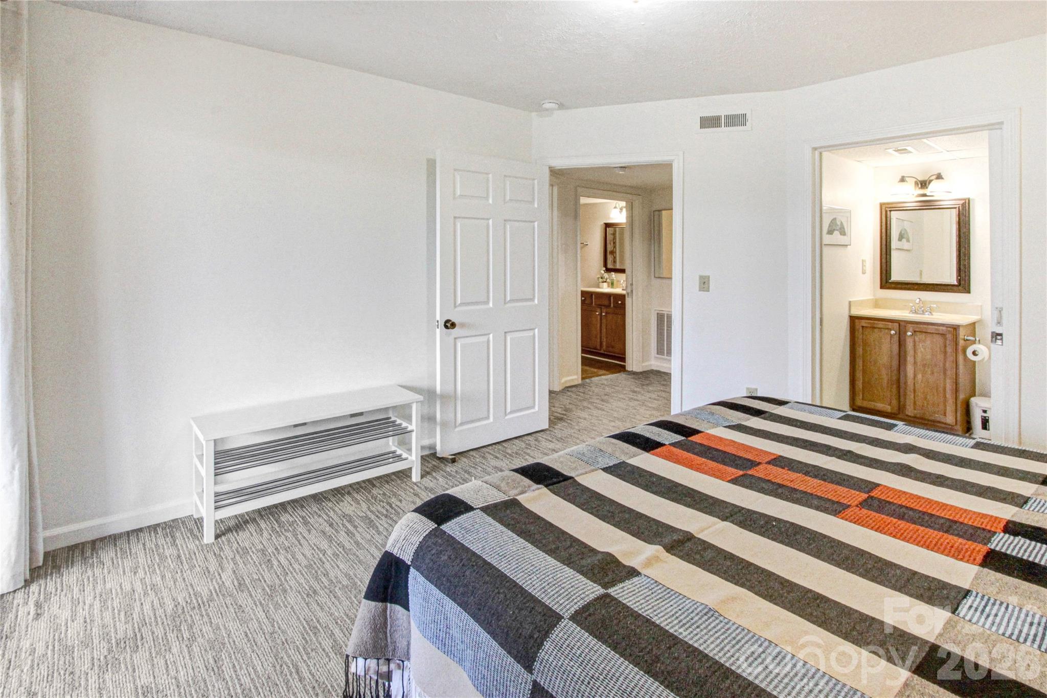 Toxaway Views Condominiuns - Residential