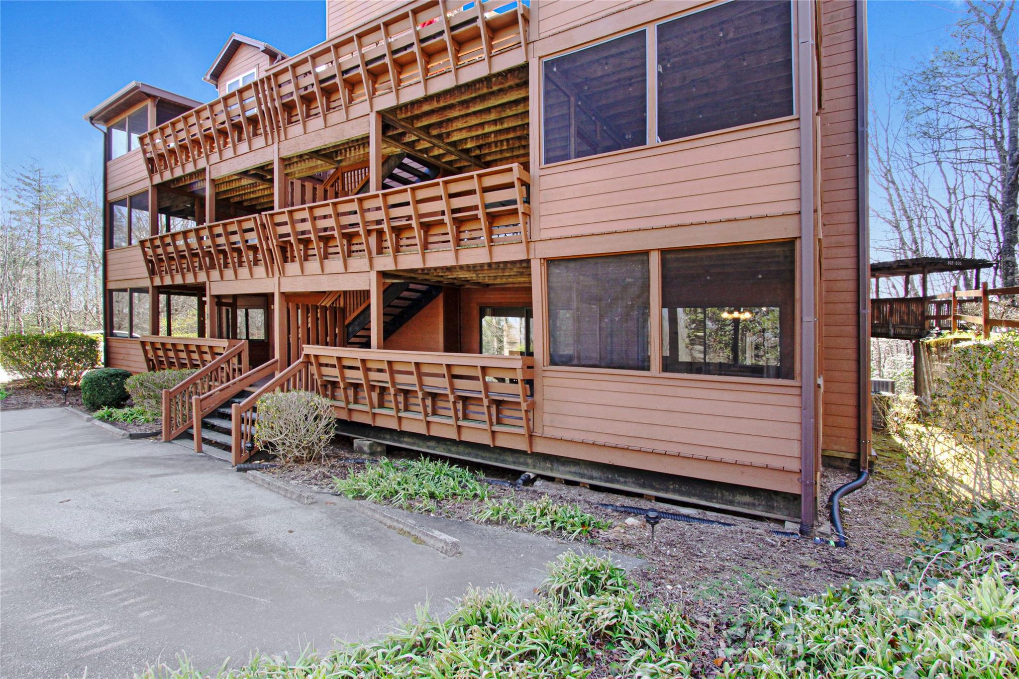 Toxaway Views Condominiuns - Residential