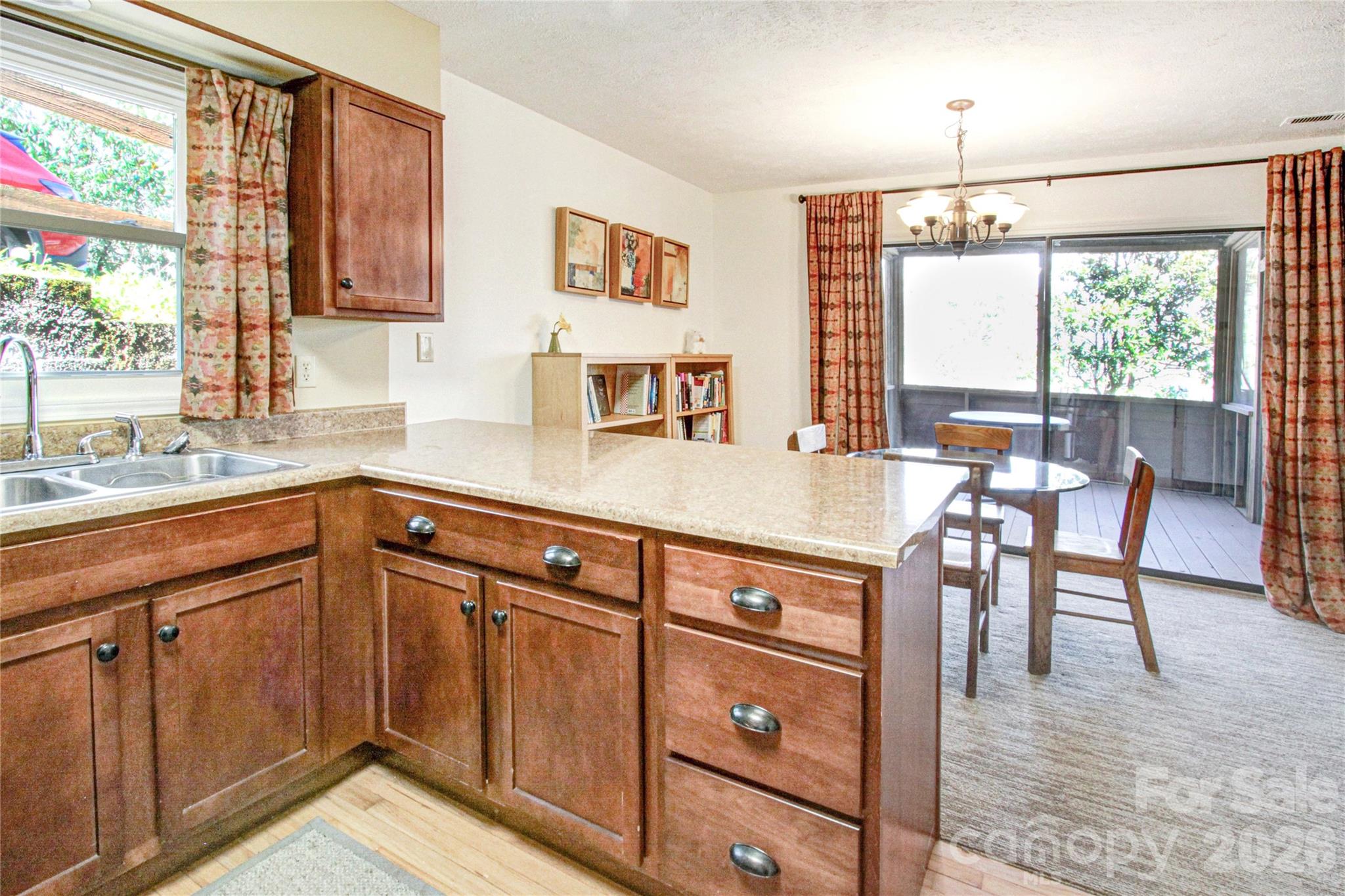 Toxaway Views Condominiuns - Residential