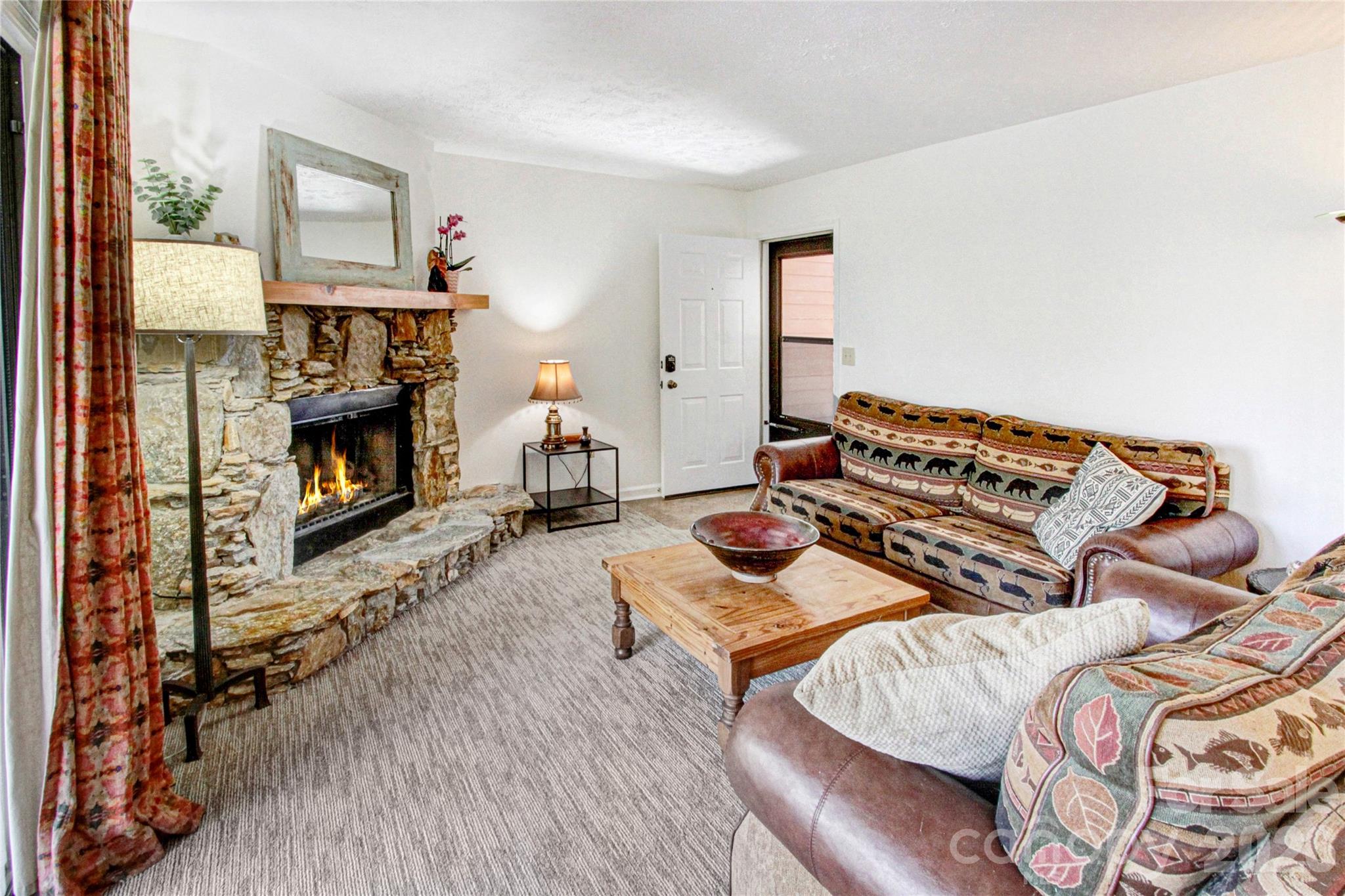 Toxaway Views Condominiuns - Residential